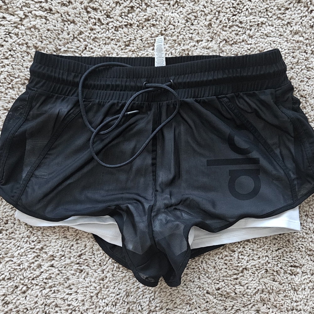 Alo Ambiance mesh shorts size small